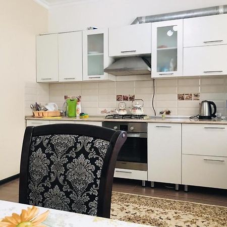 Ferienwohnung Жк Жана Алем Atyraū Exterior foto